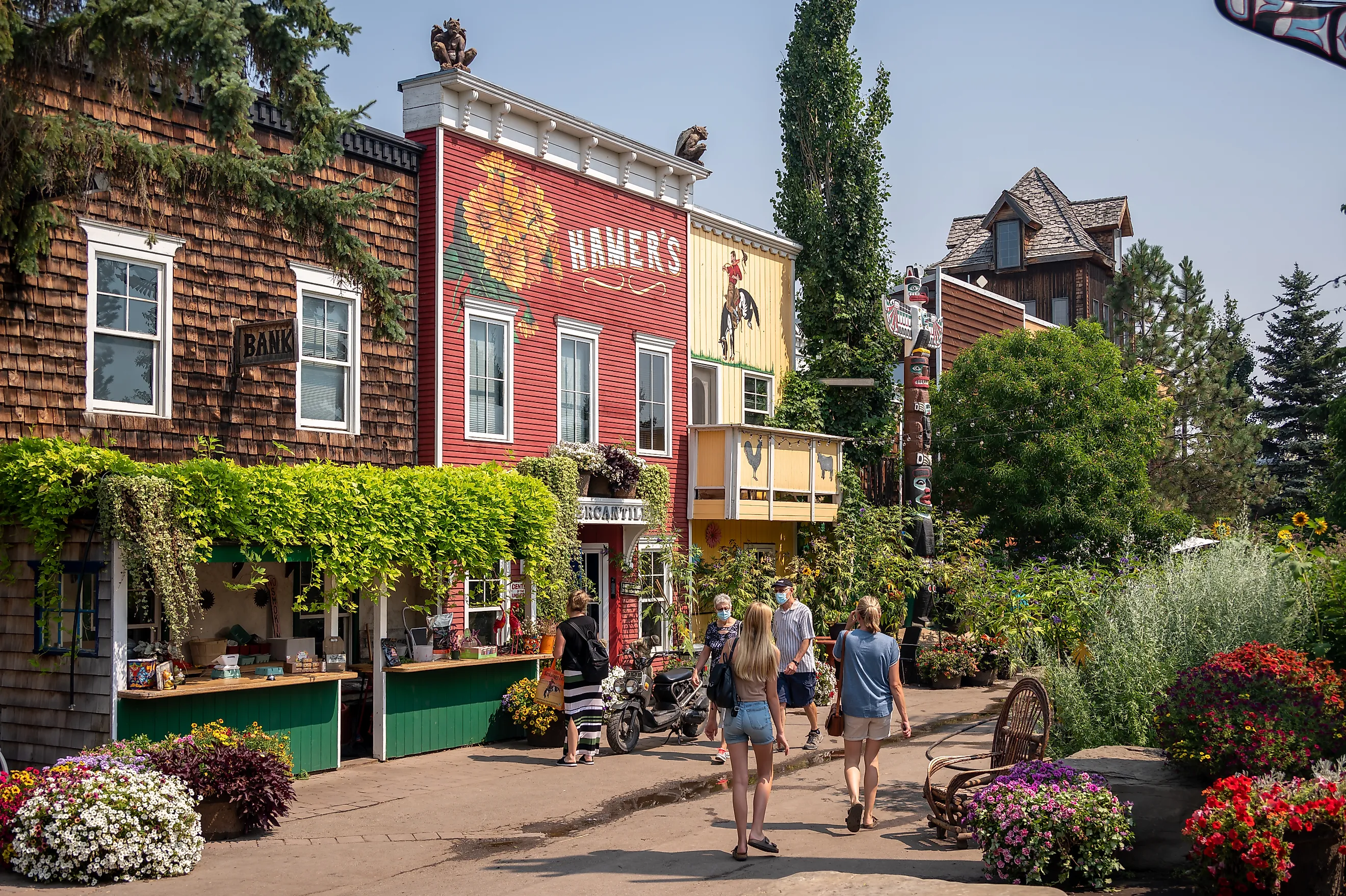 Beautiful buildings in Okotoks, Alberta. Image credit Jeff Whyte via Shutterstock