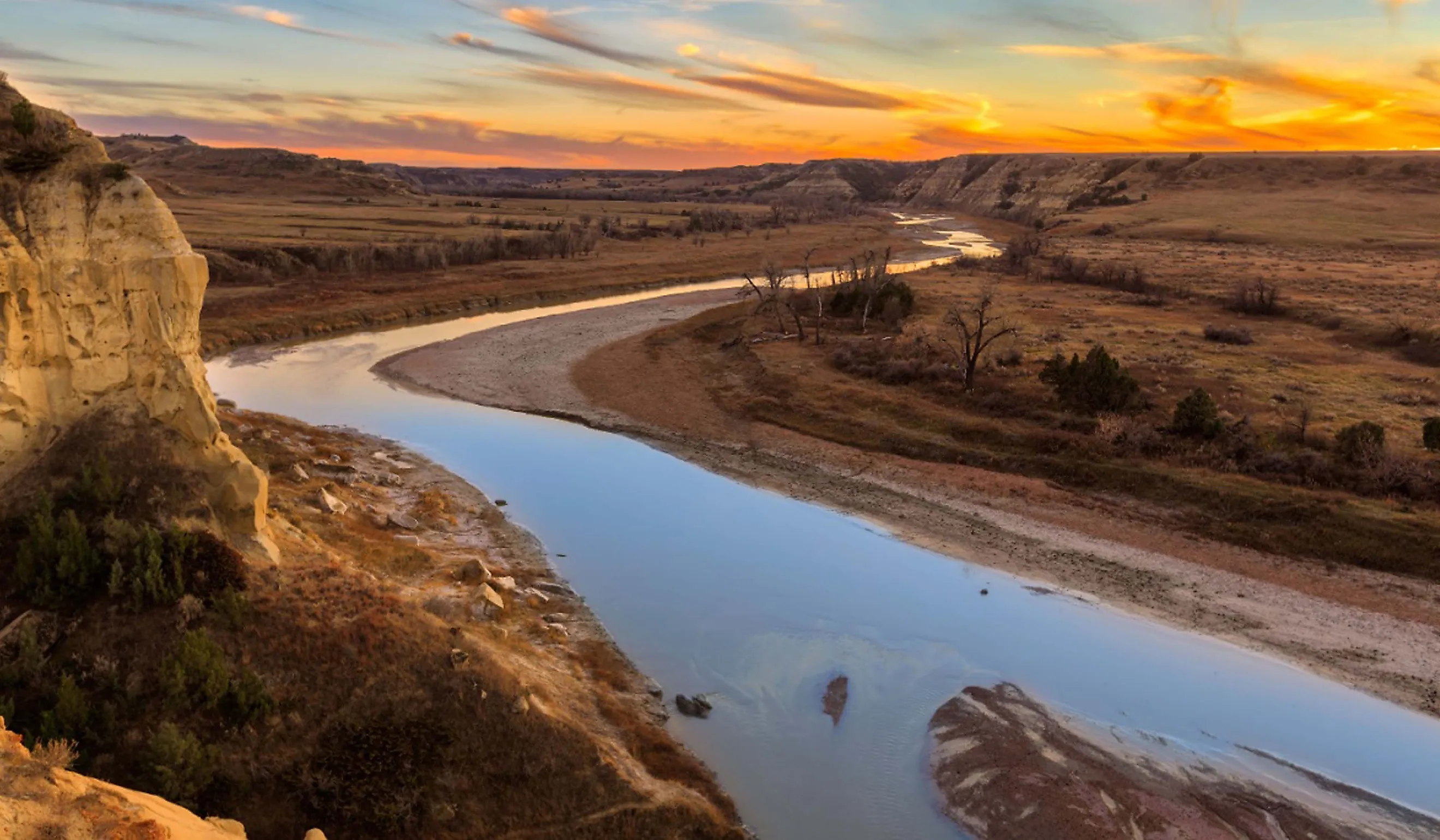 The Little Missouri River cuts through Theodore Roosevelt National Park, North Dakota.