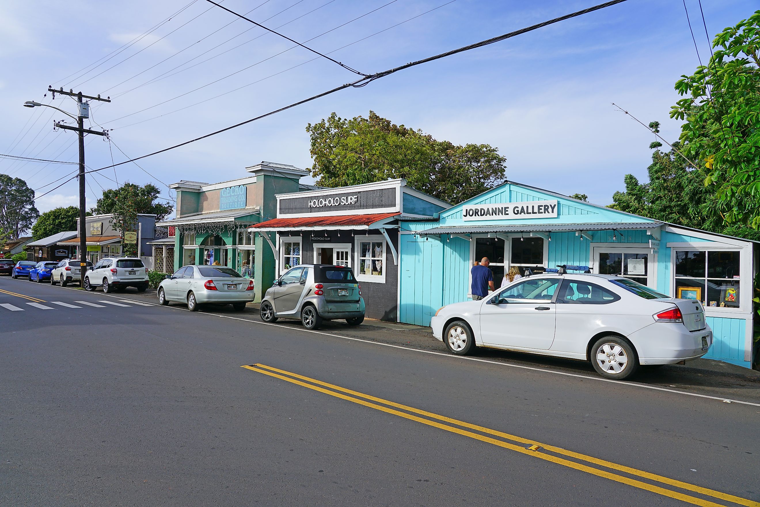 Shops lined along Makawao in Hawaii. Editorial credit: EQRoy / Shutterstock.com