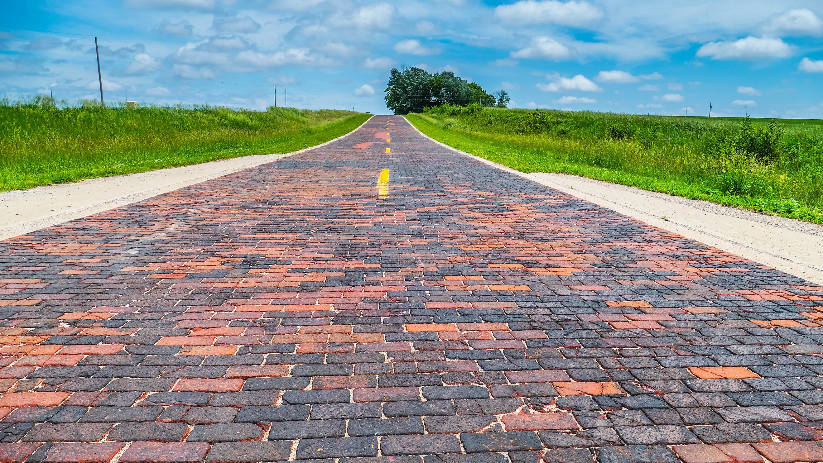  Original Route 66 in Springfield (Credit: dragonfly_eve via Shutterstock)