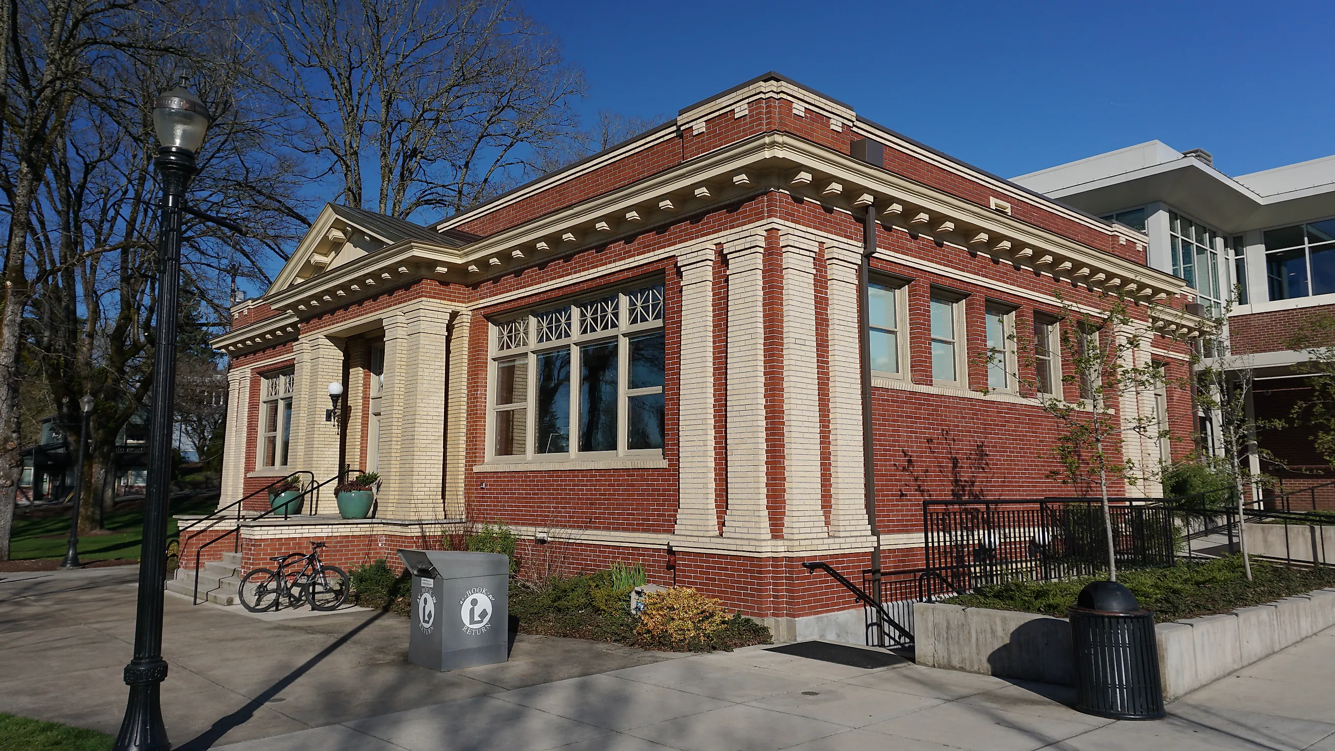 Original historic Carnegie Library building in Oregon City, Oregon. Photo credit: Underawesternsky / Shutterstock.com