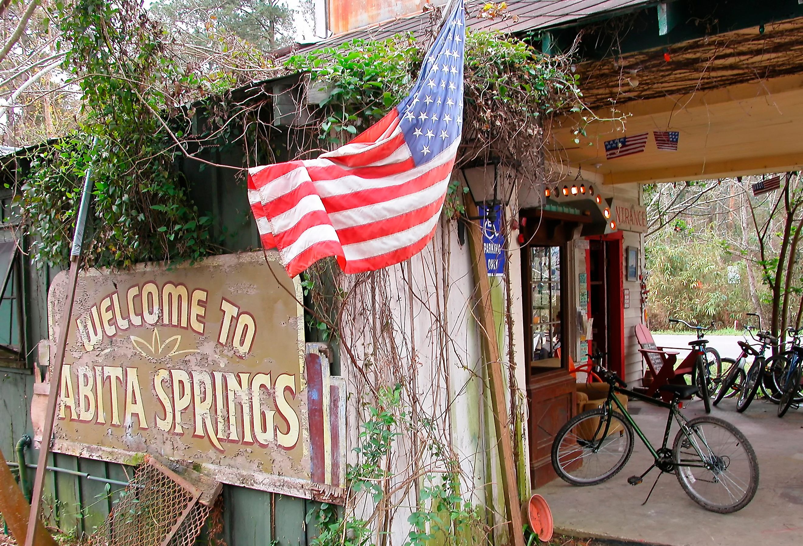 Abita Springs, St Tammany Parish, Louisiana, USA, Flag, UCM Museum, Abita Mystery House. Image credit Malachi Jacobs via Shutterstock