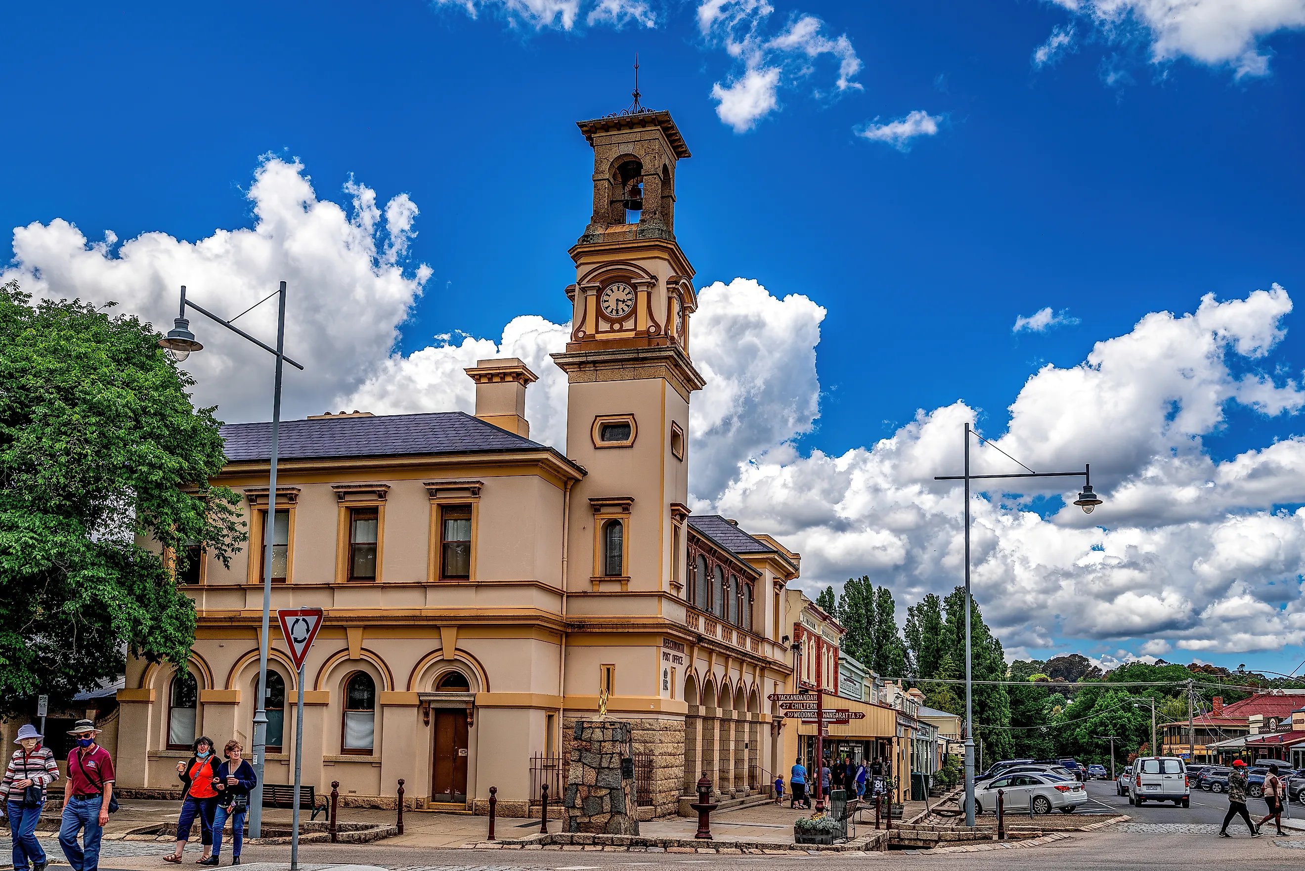 Beechworth, Victoria, Australia - November 29, 2022: Historic Beechworth Post office dating back to the goldrush days of 1the 850s.