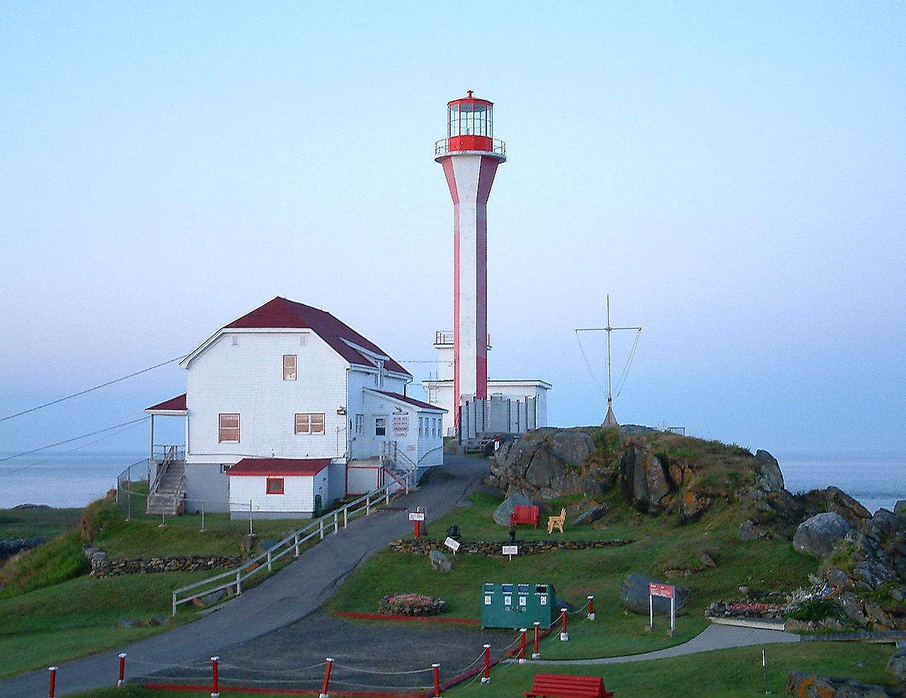Cape Forchu Lighthouse. Image credit: James Somers/Public domain