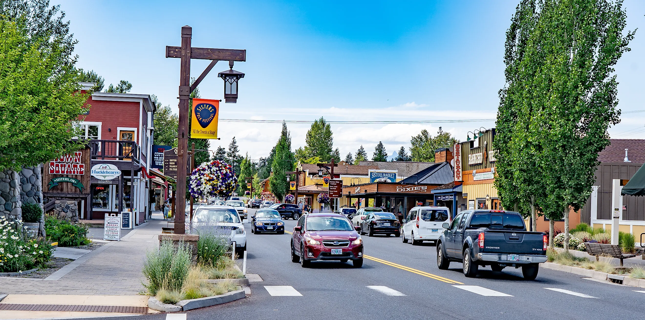 Lively Main Street in downtown Sisters, Oregon. Editorial credit: Bob Pool / Shutterstock.com
