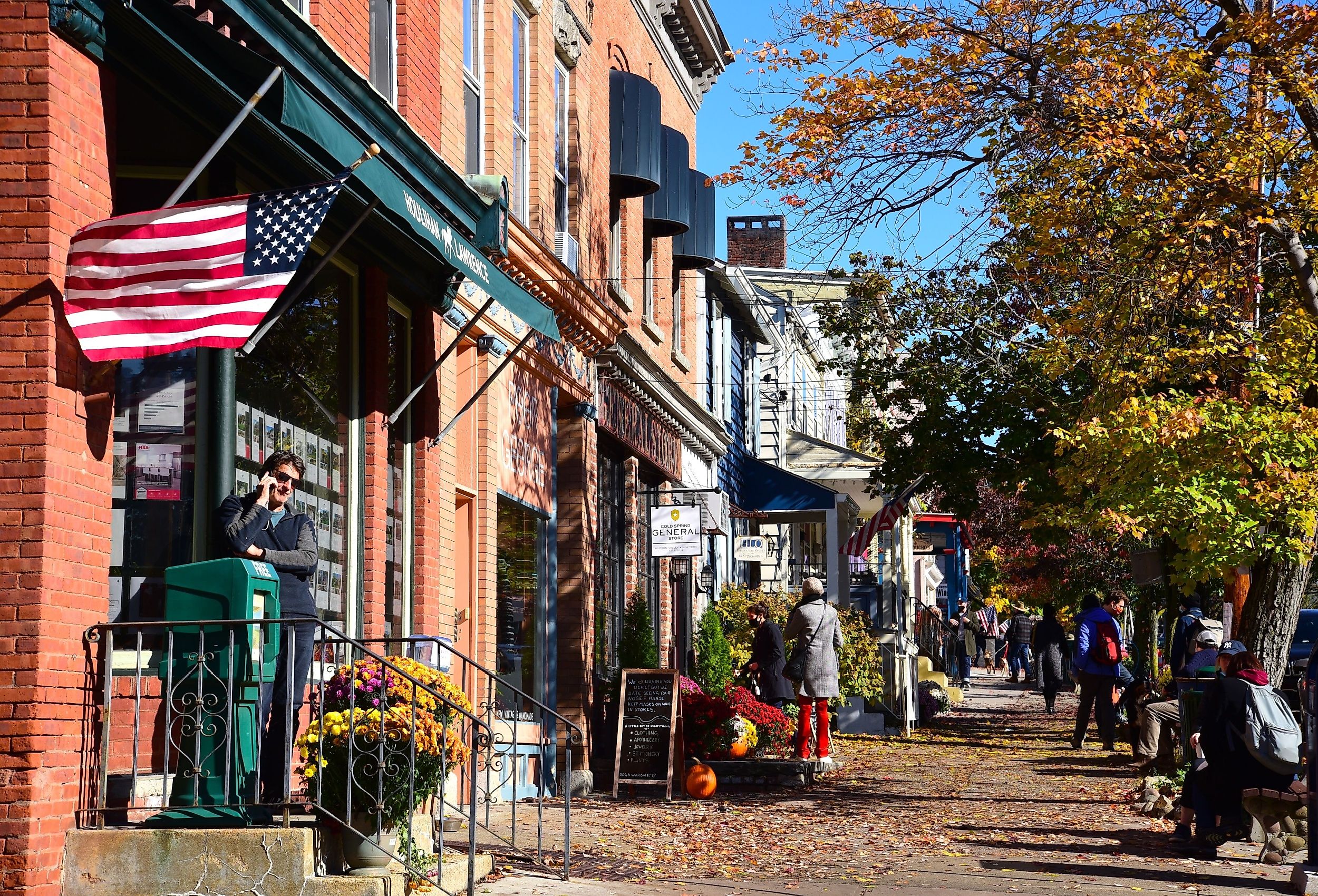 Sidewalk scene in Cold Springs, NY on a crisp fall day. Image credit Joe Tabacca via Shutterstock.