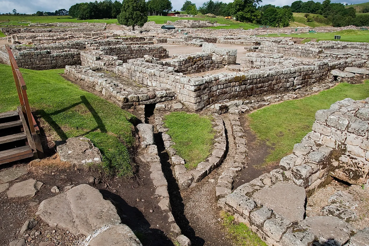 Ruins at Vindolanda Roman fort in England. Image credit: Jaime Pharr/Shutterstock.com