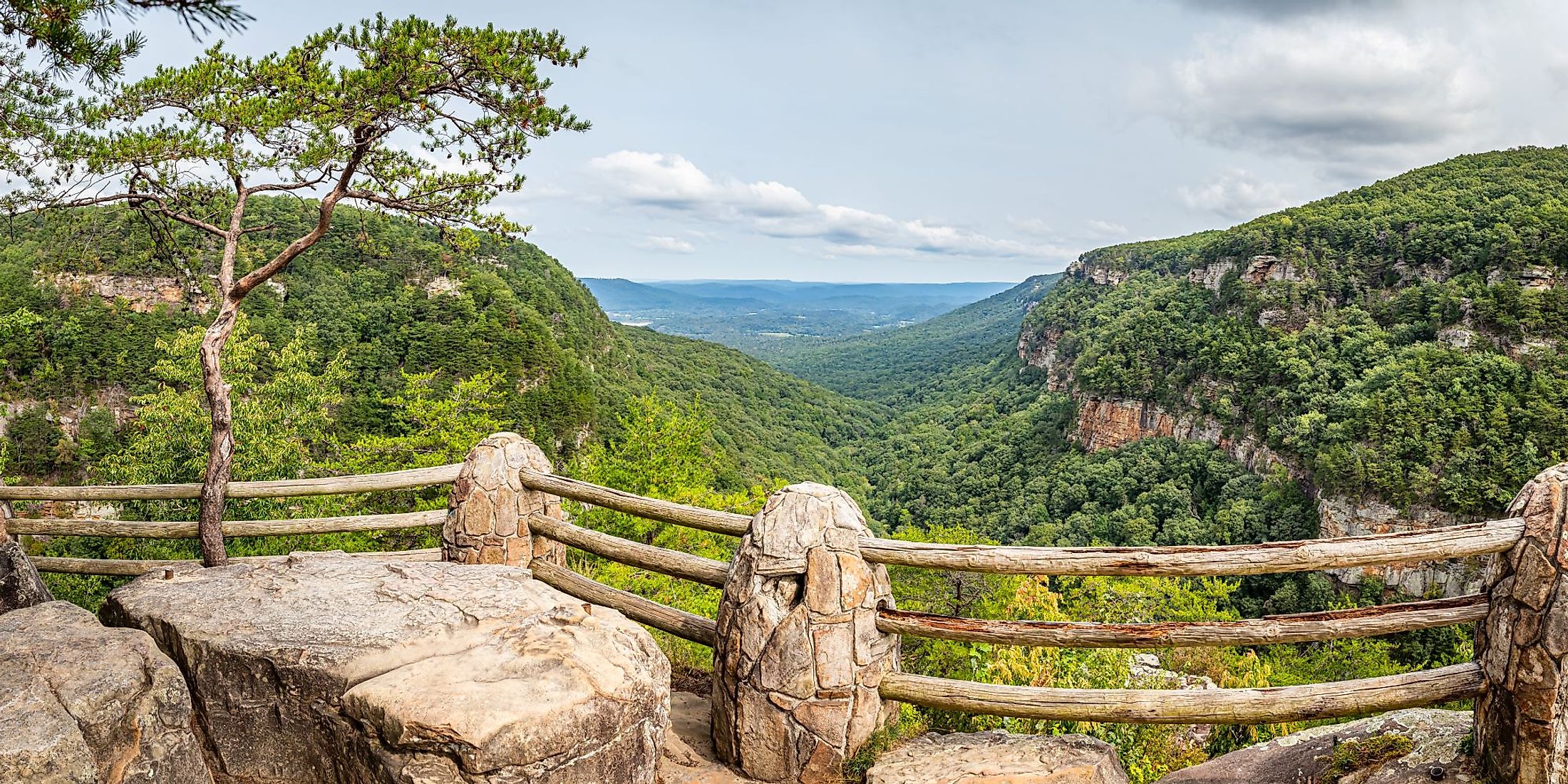 View of Cloudland Canyon State Park, south of Lookout Mountain, Georgia