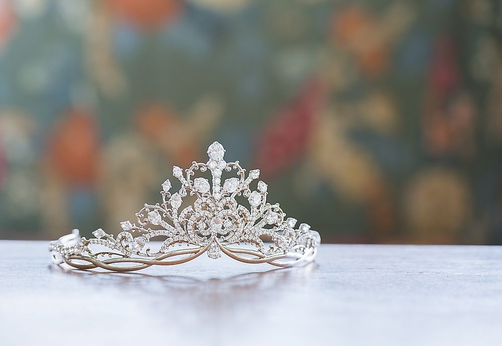 Miss Universe and Miss World are the world's two most famous beauty pageants.