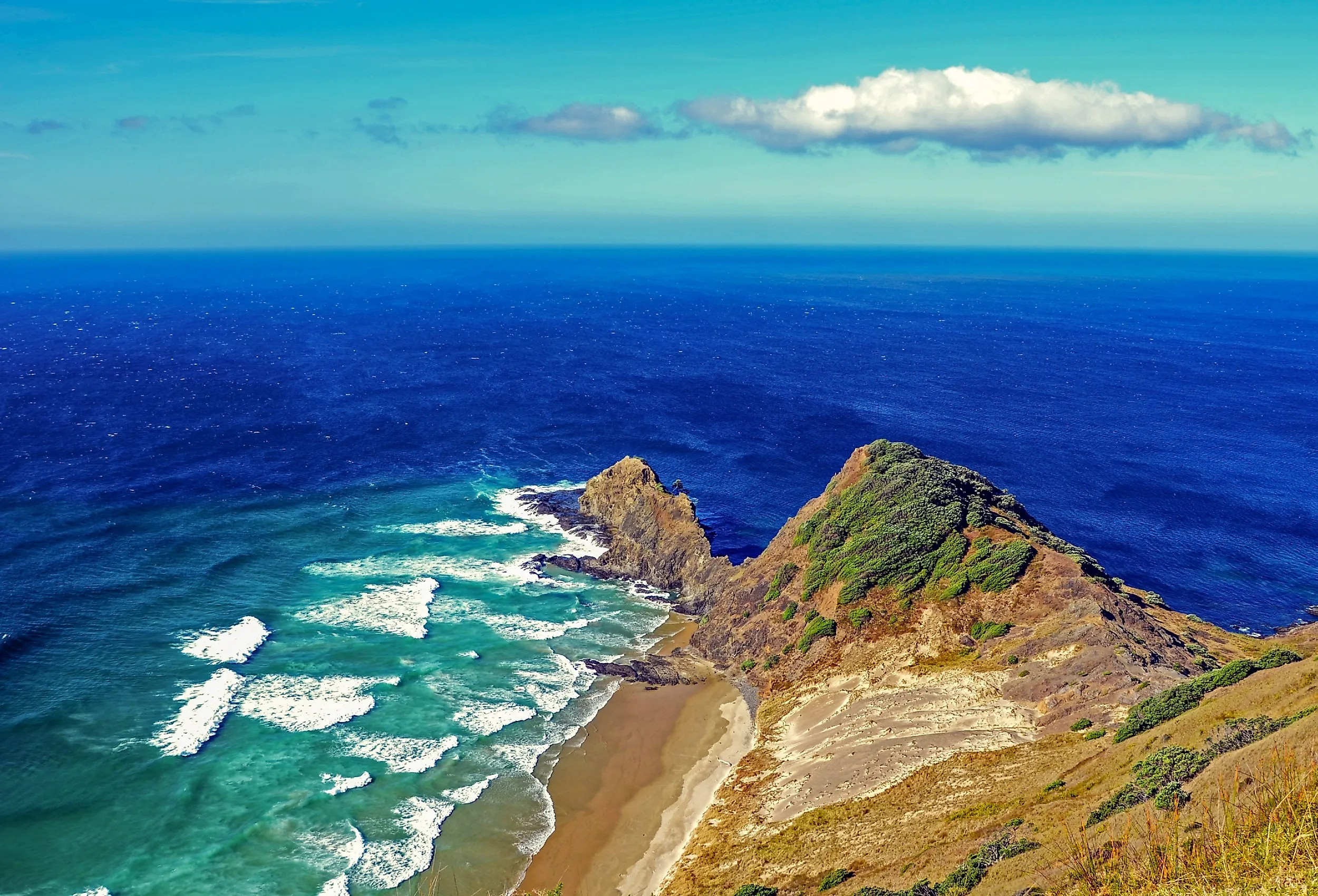 Pacific ocean meets Tasman sea, Cape Reinga, New Zealand.