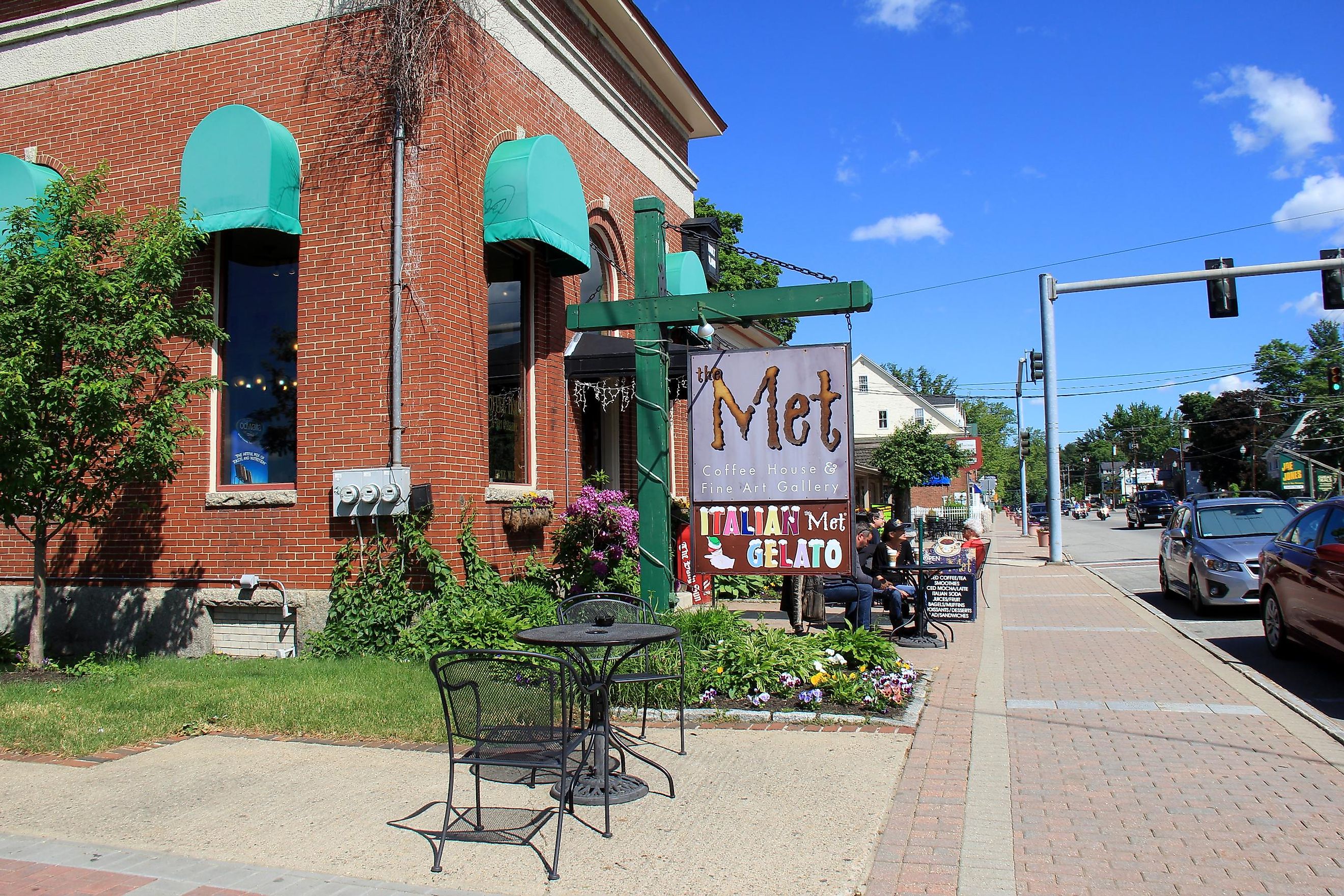 North Conway, New Hampshire: Downtown area of busy metropolis