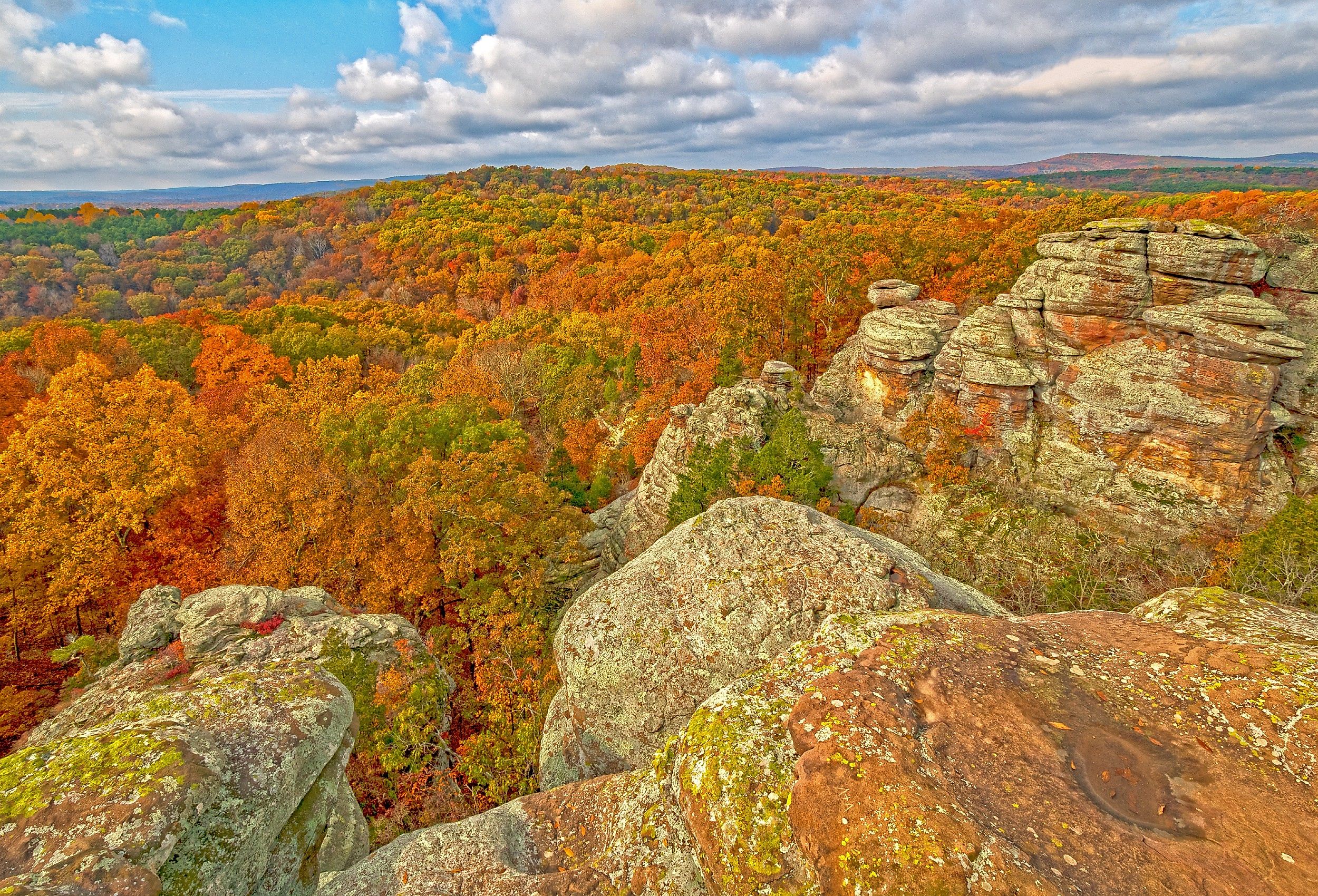 Sunny skies and fall colors in Garden of the Gods in Shawnee National Forest in southern Illinois.