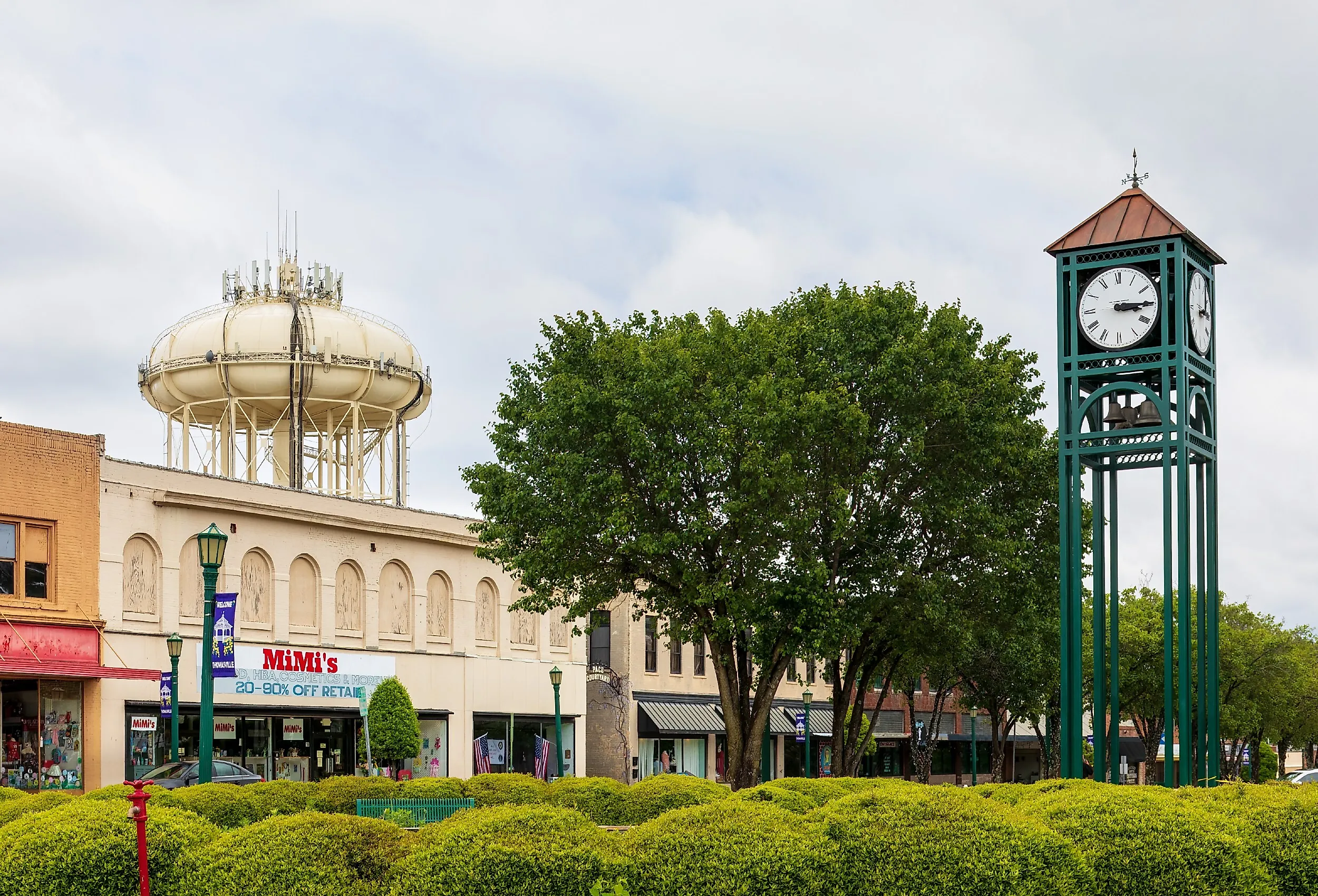 Downtown, Thomasville, North Carolina. Image credit Nolichuckyjake via Shutterstock