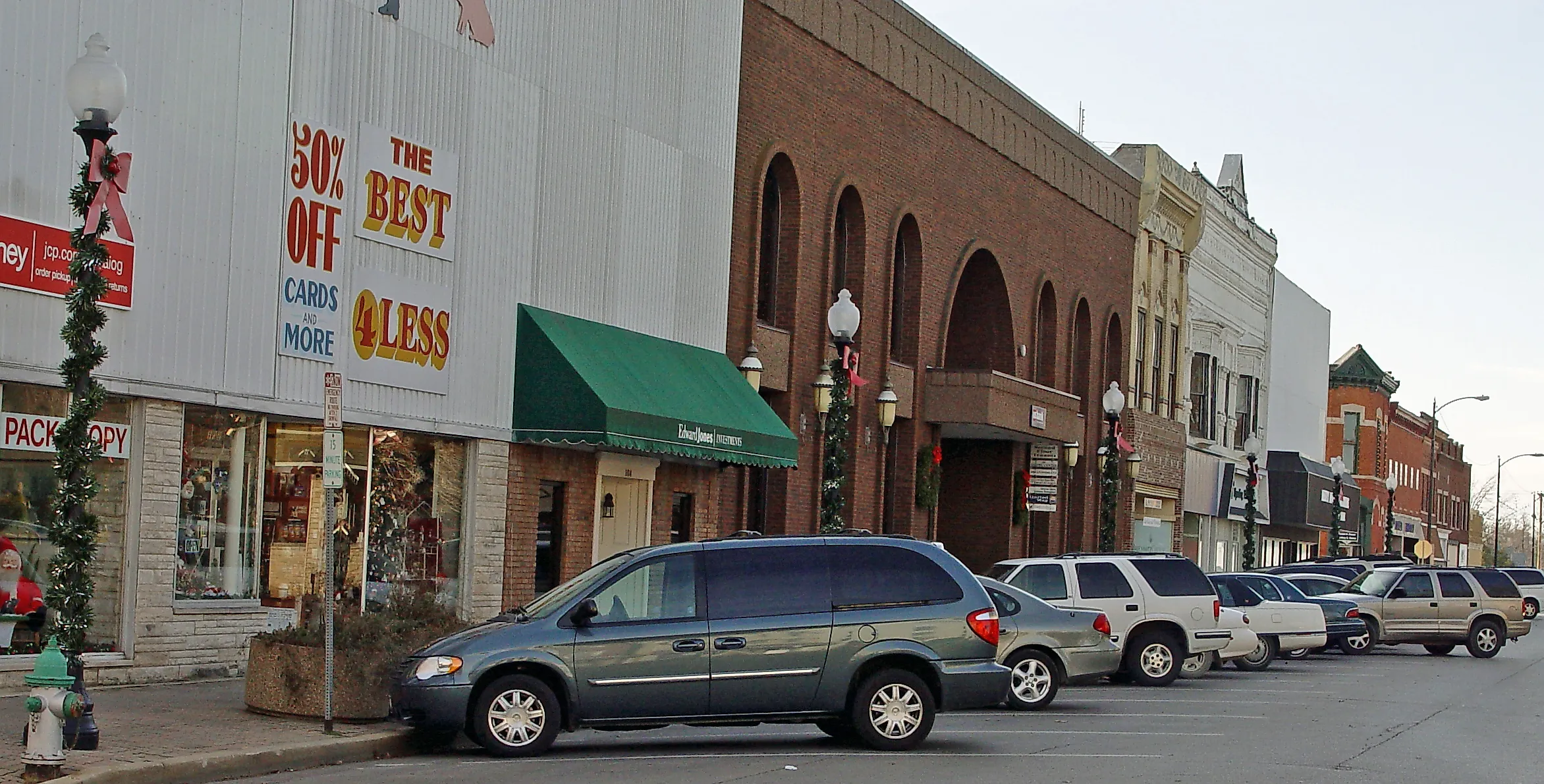 South Side of Courthouse Square in Taylorville, Illinois. Image credit: Randy von Liskii via Flickr.com.