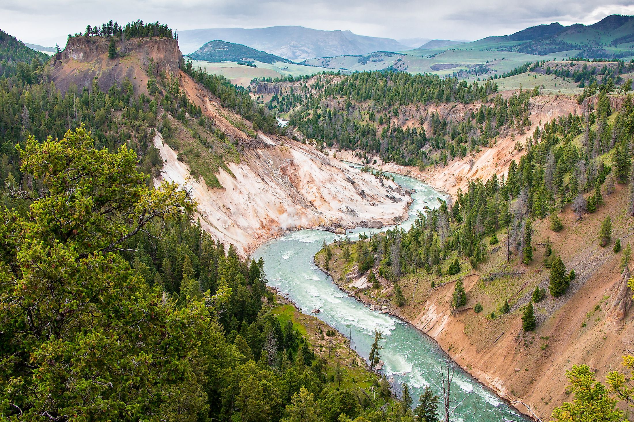 Yellowstone River in Wyoming, USA.