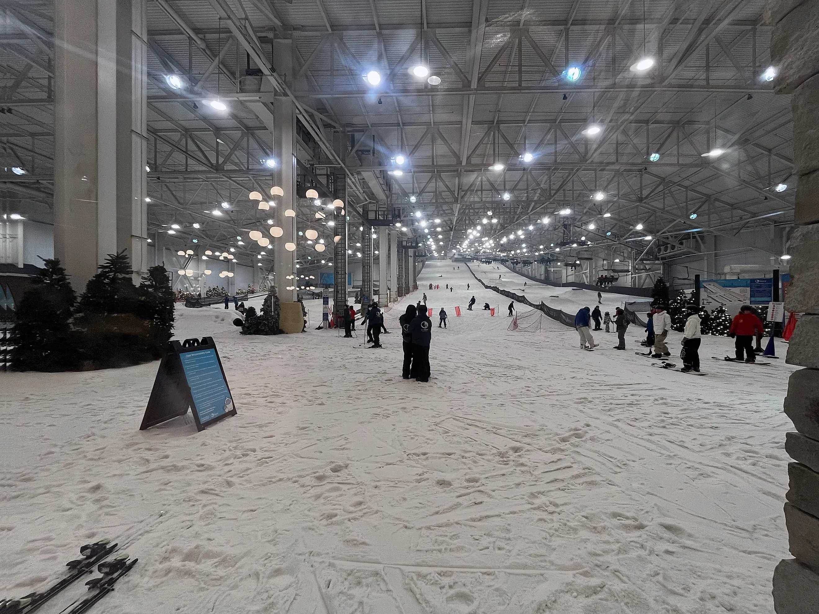 The indoor slope at Big SNOW American Dream, kept at 28 degrees Fahrenheit year-round. Editorial credit: John Arehart / Shutterstock.com