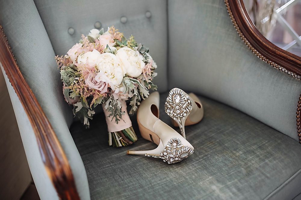 In several countries, the popularity of marriage is declining.