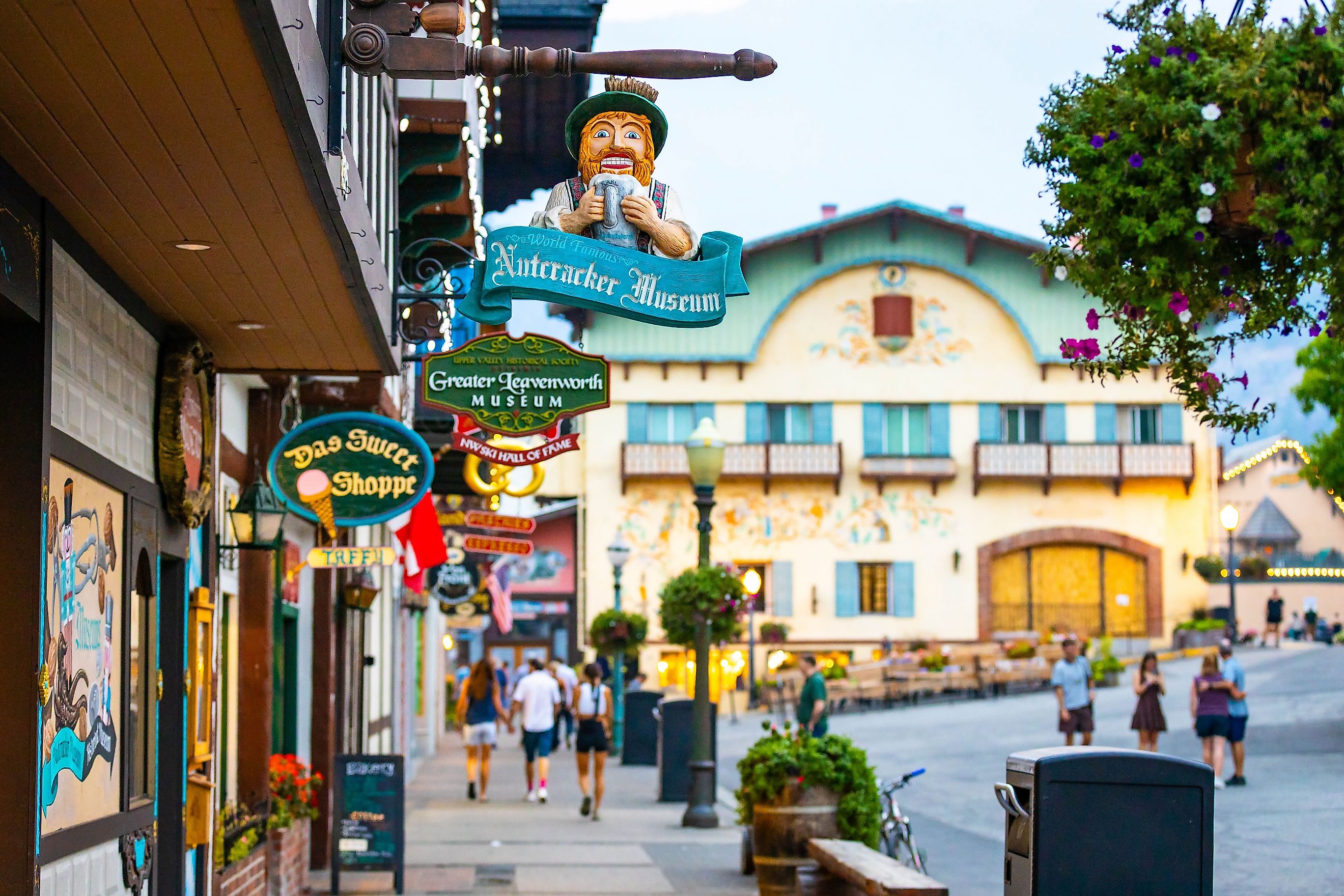 People enjoying a warm summer evening on the street in Leavenworth, Washington. Editorial credit: Photo Spirit / Shutterstock.com