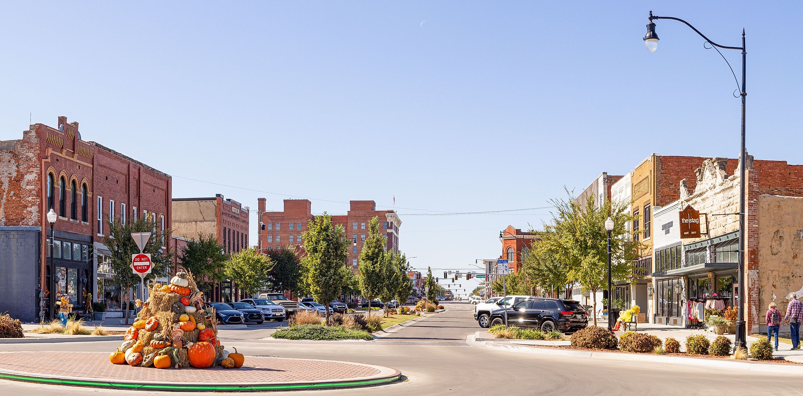 The old business district on Main Street, Ardmore, Oklahoma. Editorial credit: Roberto Galan / Shutterstock.com
