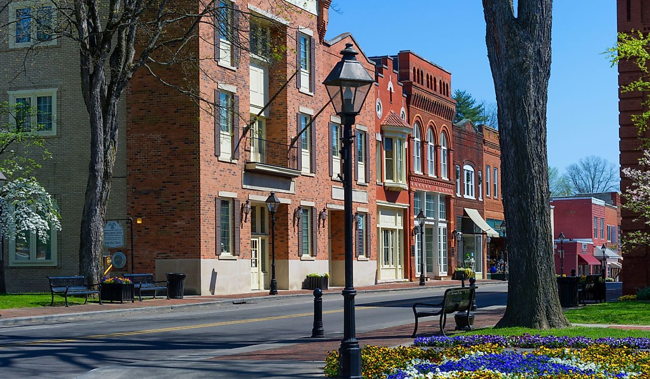 Historic buildings in Rogersville, Tennessee, via Dee Browning / Shutterstock.com