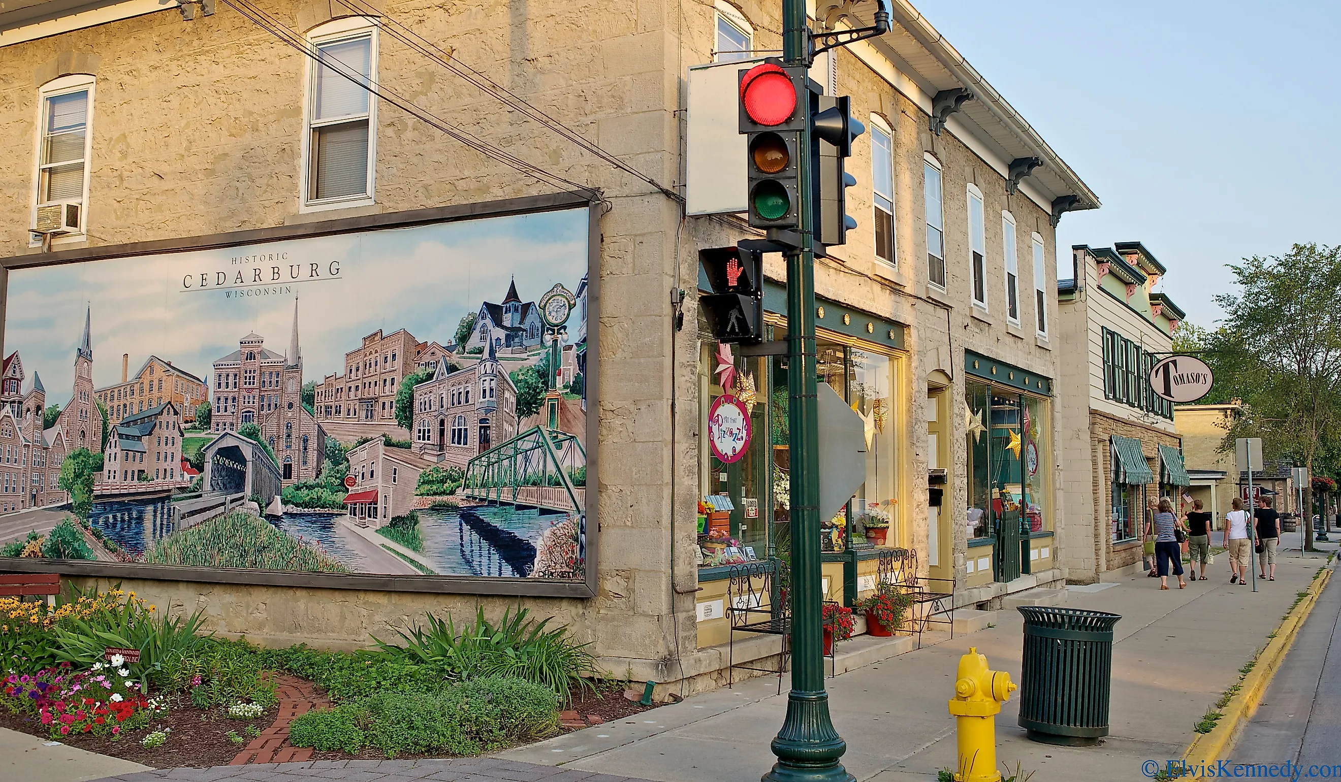 Beautiful street mural in Cedarburg, Wisconsin. Image credit Elvis Kennedy via Flickr.com