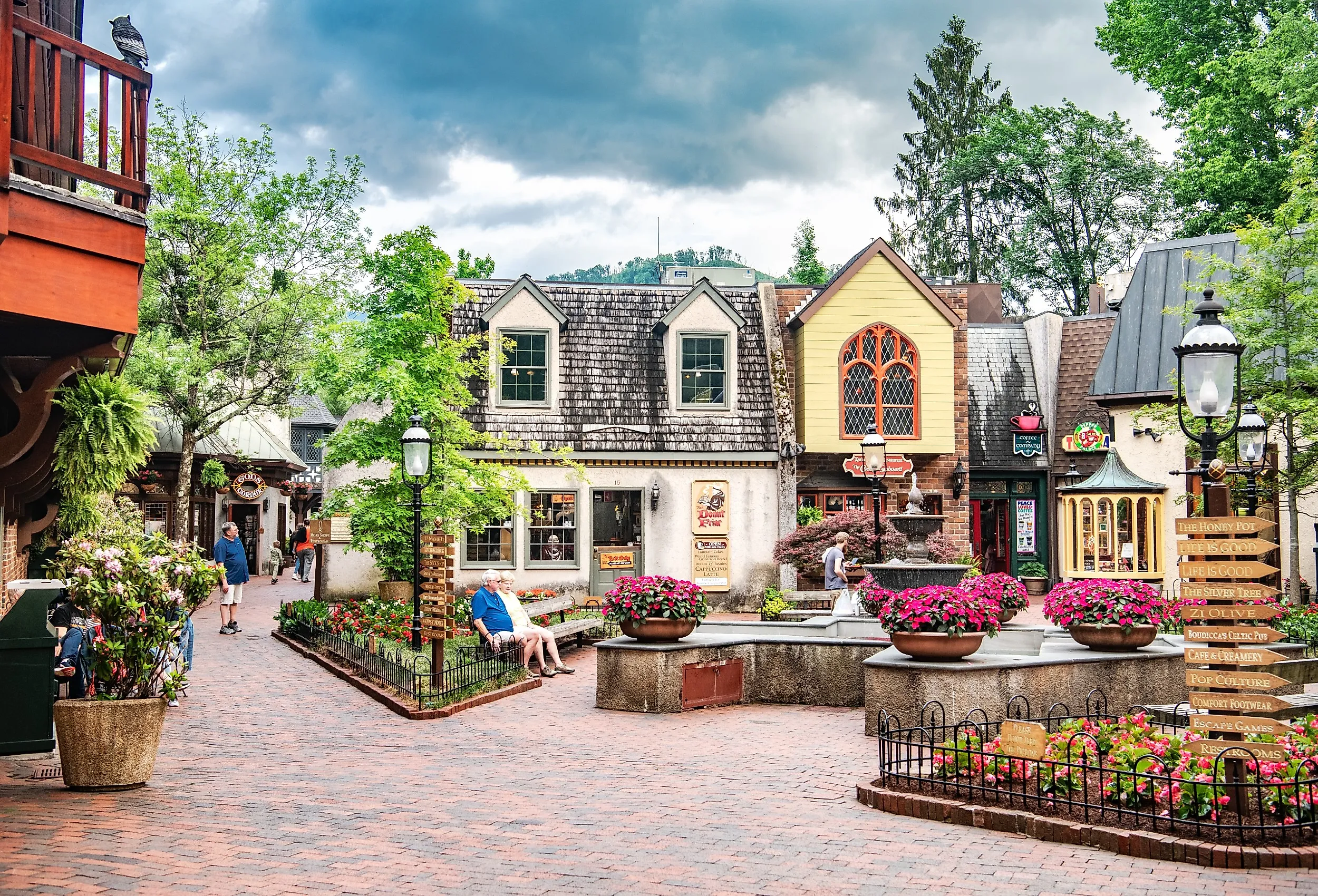 The bustling tourist city of Gatlinburg, Tennessee. Image credit Kosoff via Shutterstock