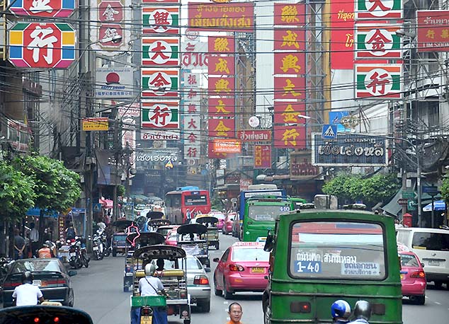 busy street bangkok