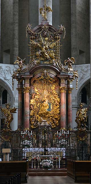 church altar salzburg