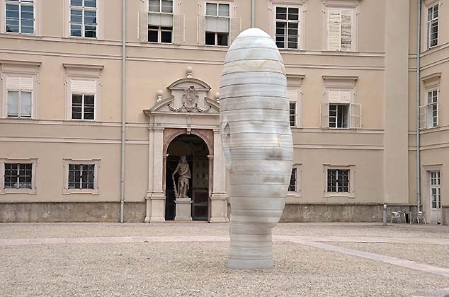 statue in salzburg