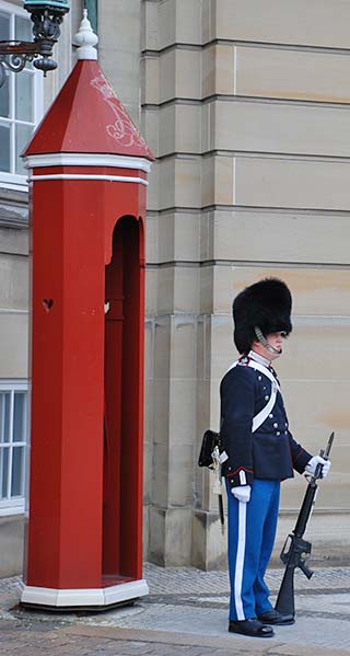 palace guard copenhagen