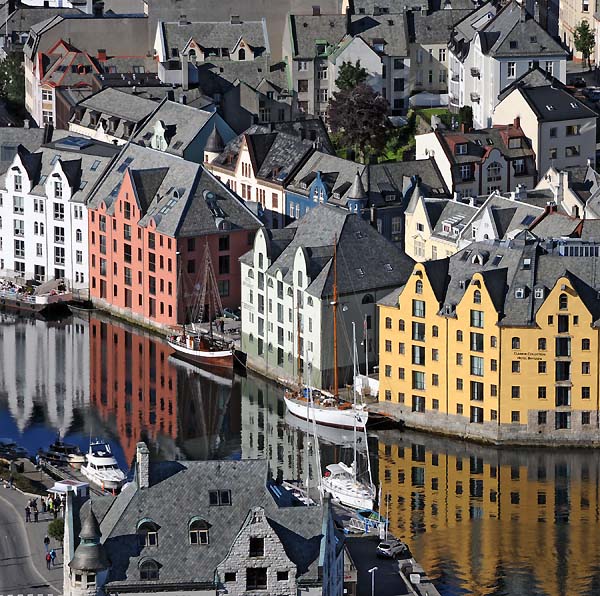 alesund norway warehouse buikldings