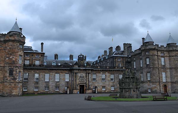 holyrood house castle edinburgh