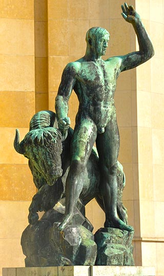 tall statue paris