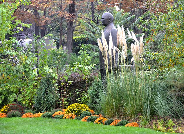 statue in park