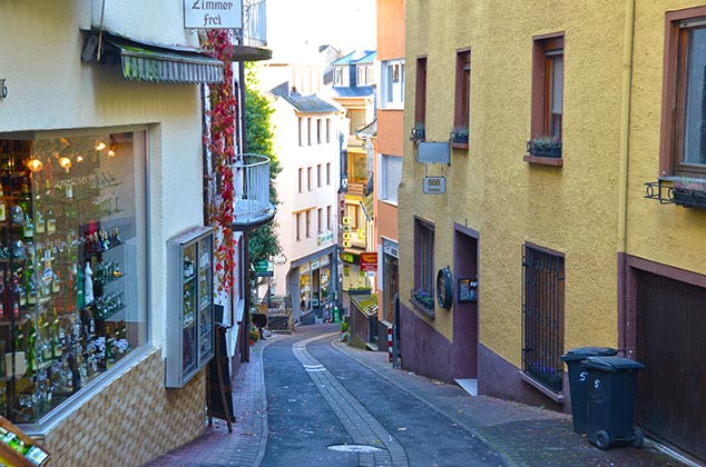 hilly street cochem