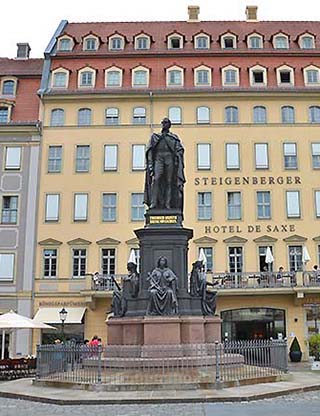 statue dresden