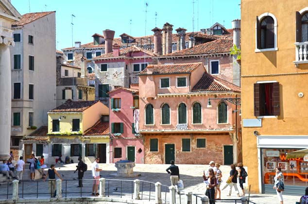 buildings in venice