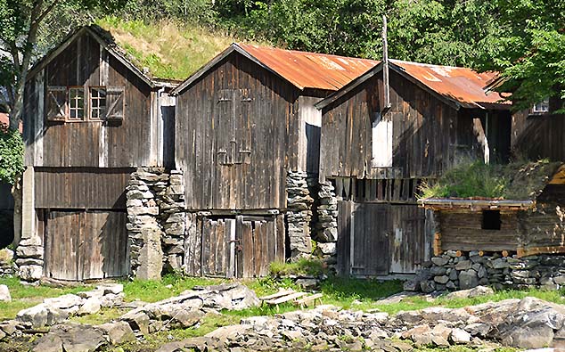 wooden buiklding geiranger norway