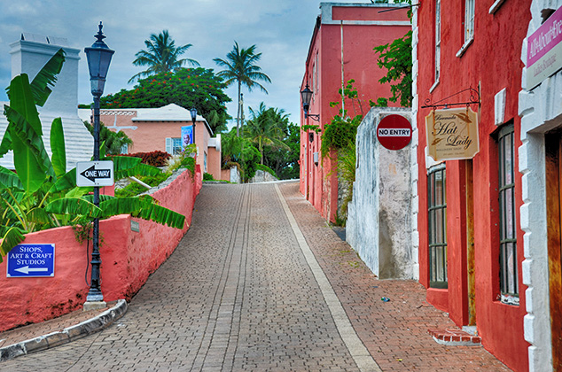 colorful street bermuda