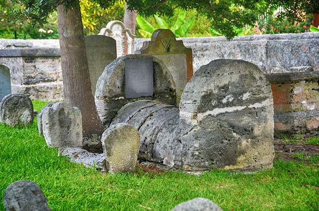 graves in bermuda