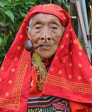 san blas island pipe smoker