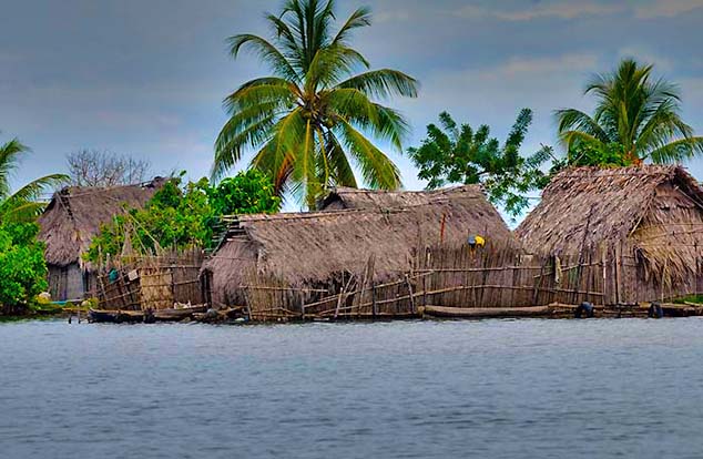 grass huts san blas islands