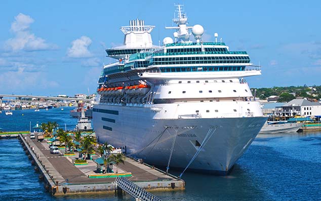 cruise ship in port bahamas