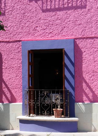 local color cancun