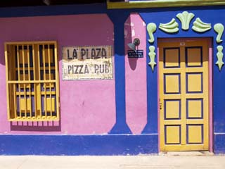 los roques pub