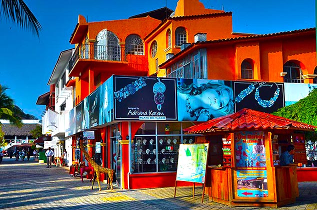 local colors huatulco mexico
