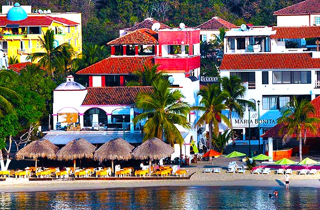 beach scene huatulco mexico