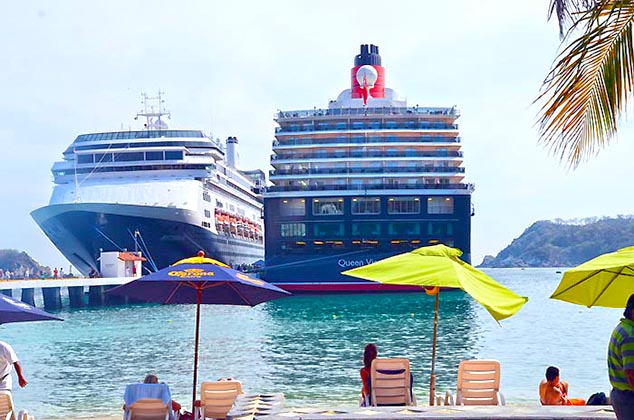 cruise ships huatulco mexico