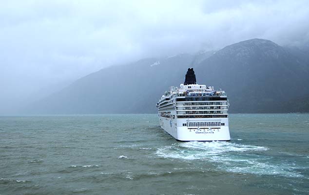 cruise ship glacier bay