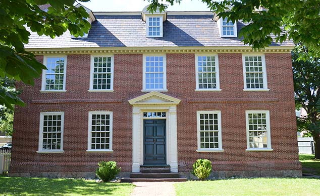 classic salem house